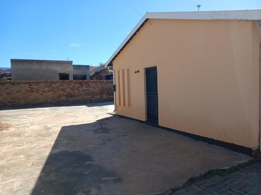 3 Bedroom Property for Sale in Dhlamini Gauteng