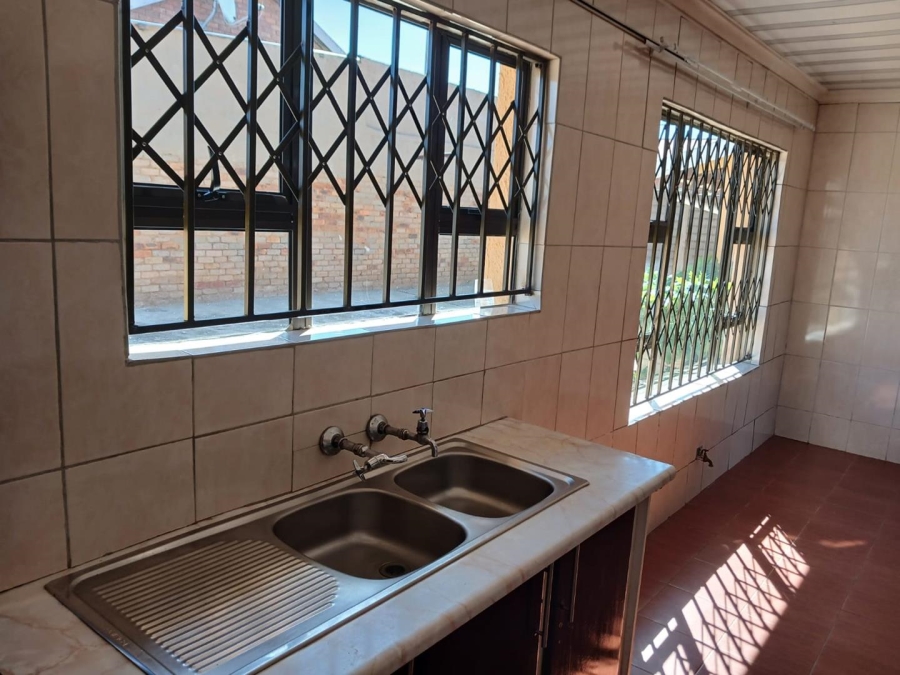 3 Bedroom Property for Sale in Dhlamini Gauteng