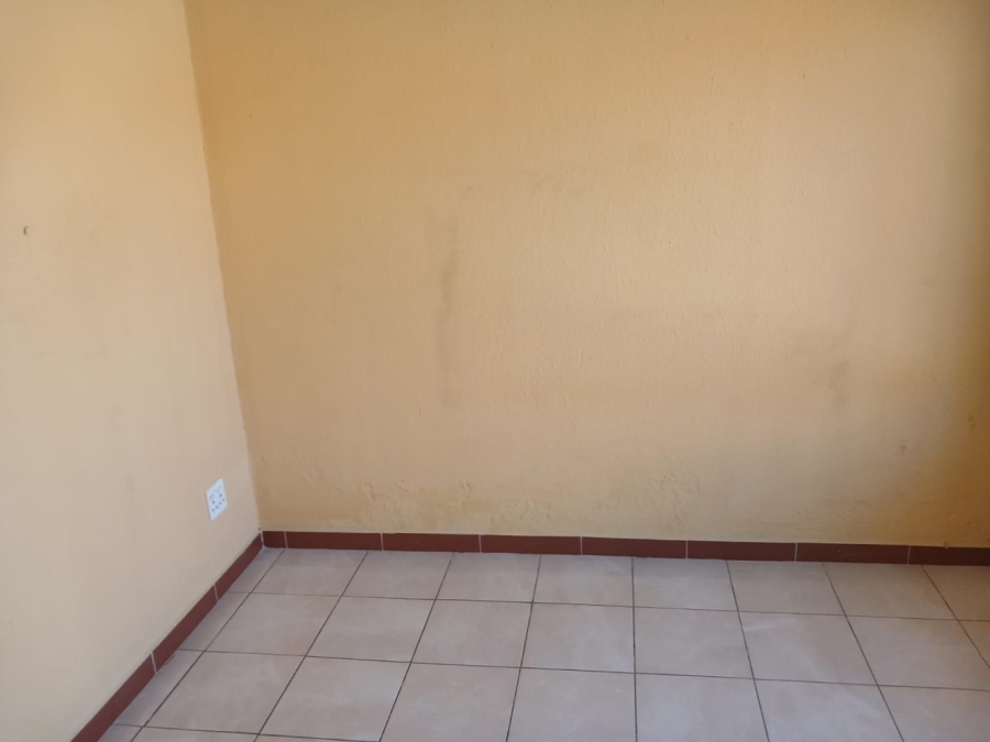 3 Bedroom Property for Sale in Dhlamini Gauteng
