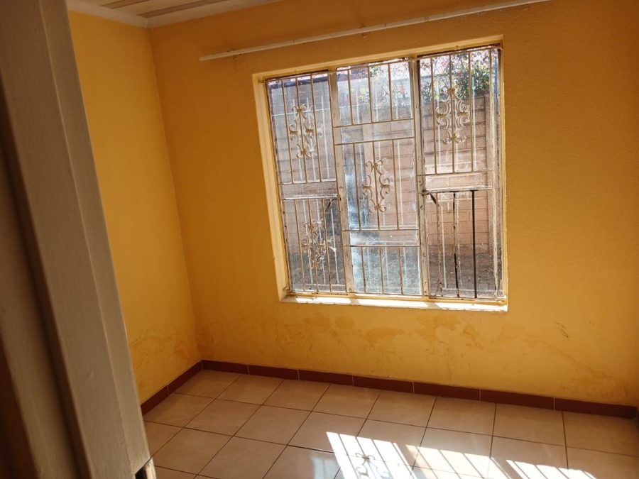3 Bedroom Property for Sale in Dhlamini Gauteng