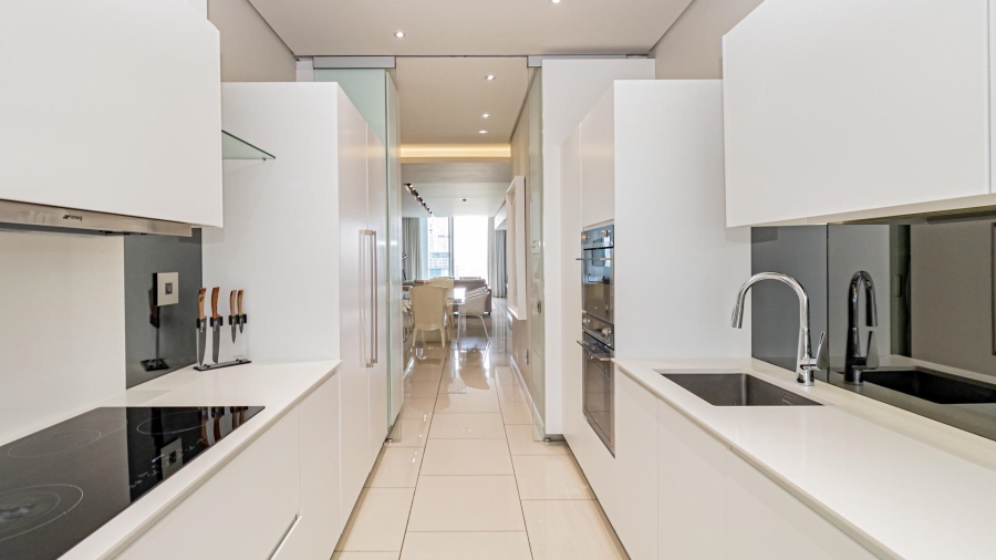 To Let 2 Bedroom Property for Rent in Sandhurst Gauteng