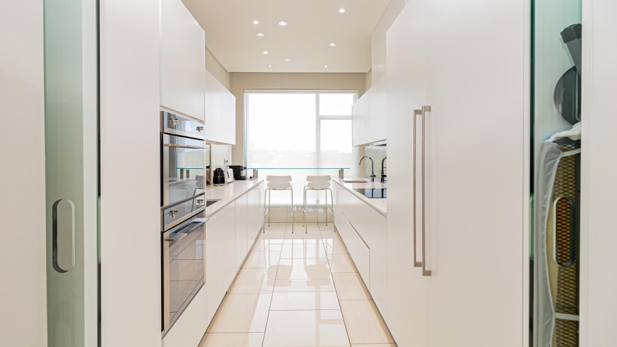 To Let 2 Bedroom Property for Rent in Sandhurst Gauteng