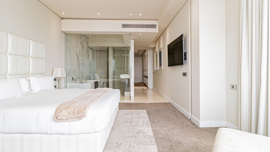 To Let 2 Bedroom Property for Rent in Sandhurst Gauteng