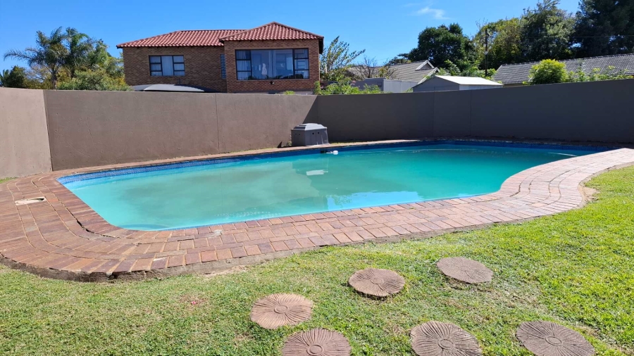 To Let 2 Bedroom Property for Rent in Brackenhurst Gauteng