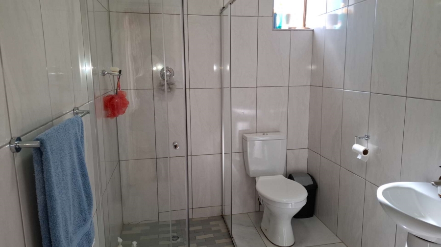To Let 2 Bedroom Property for Rent in Brackenhurst Gauteng