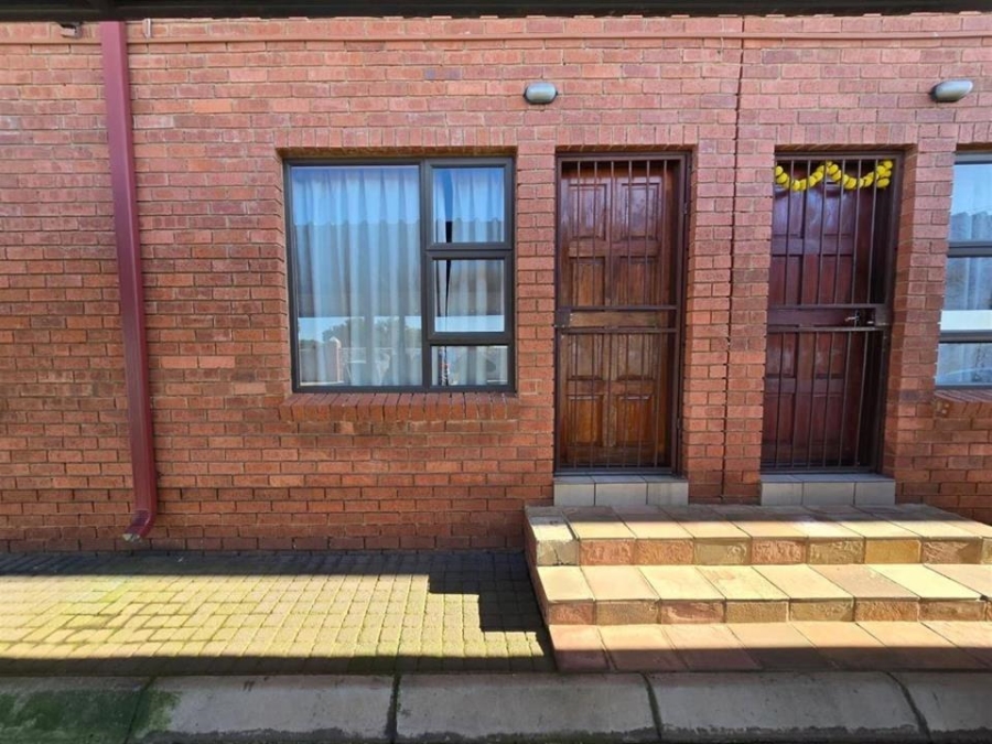 2 Bedroom Property for Sale in Albertsdal Gauteng