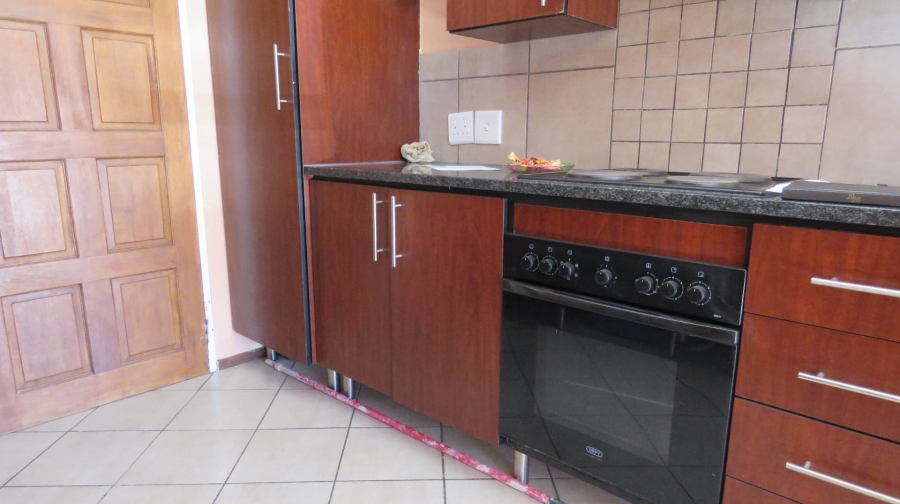 2 Bedroom Property for Sale in Albertsdal Gauteng