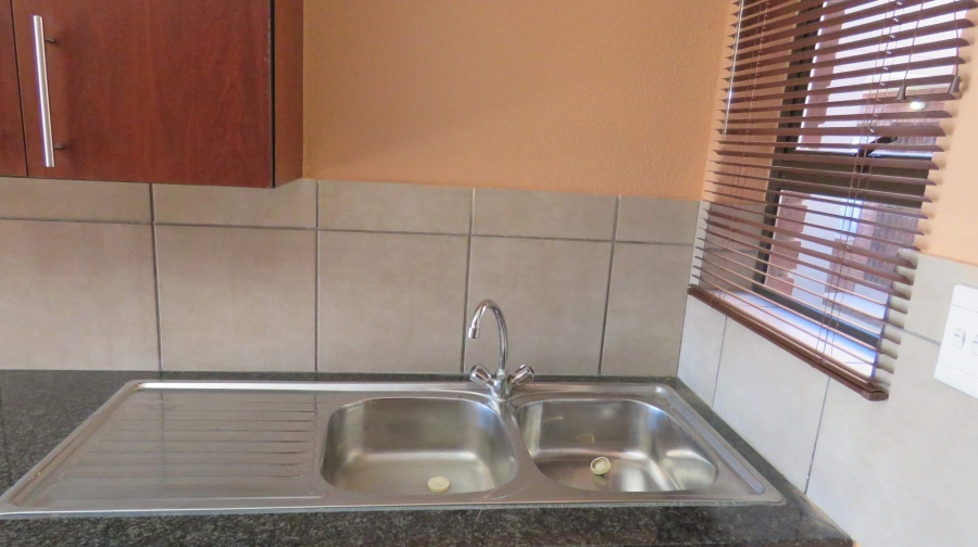 2 Bedroom Property for Sale in Albertsdal Gauteng