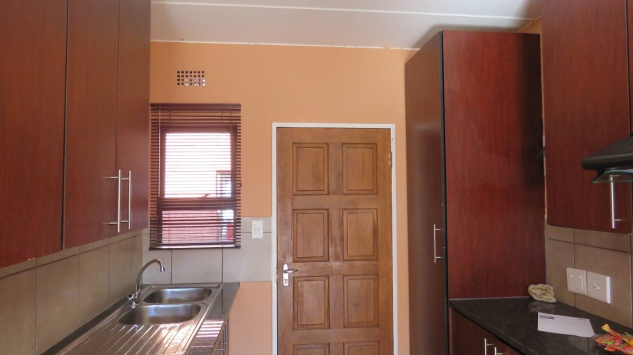 2 Bedroom Property for Sale in Albertsdal Gauteng