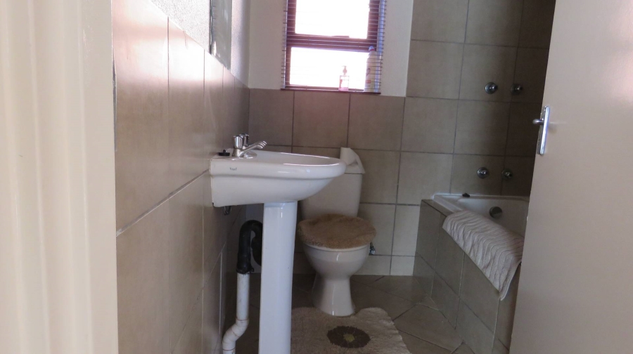 2 Bedroom Property for Sale in Albertsdal Gauteng