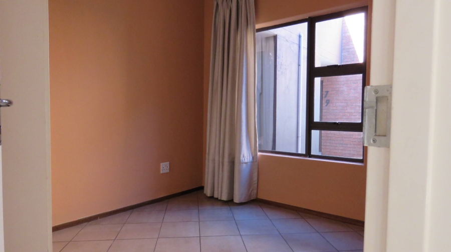 2 Bedroom Property for Sale in Albertsdal Gauteng