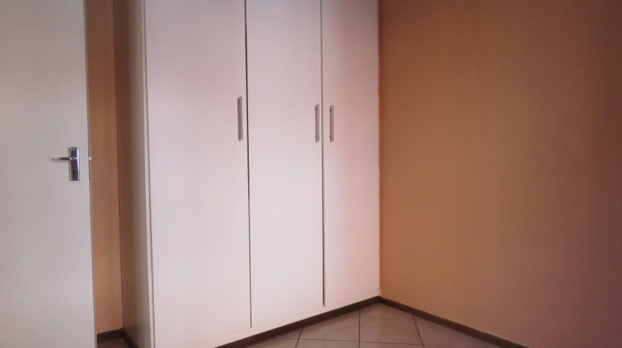 2 Bedroom Property for Sale in Albertsdal Gauteng