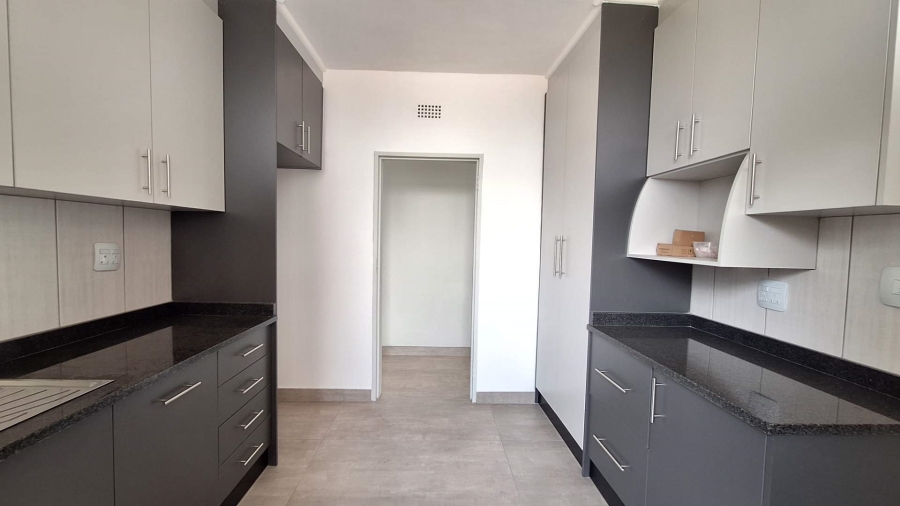 To Let 2 Bedroom Property for Rent in Constantia Kloof Gauteng