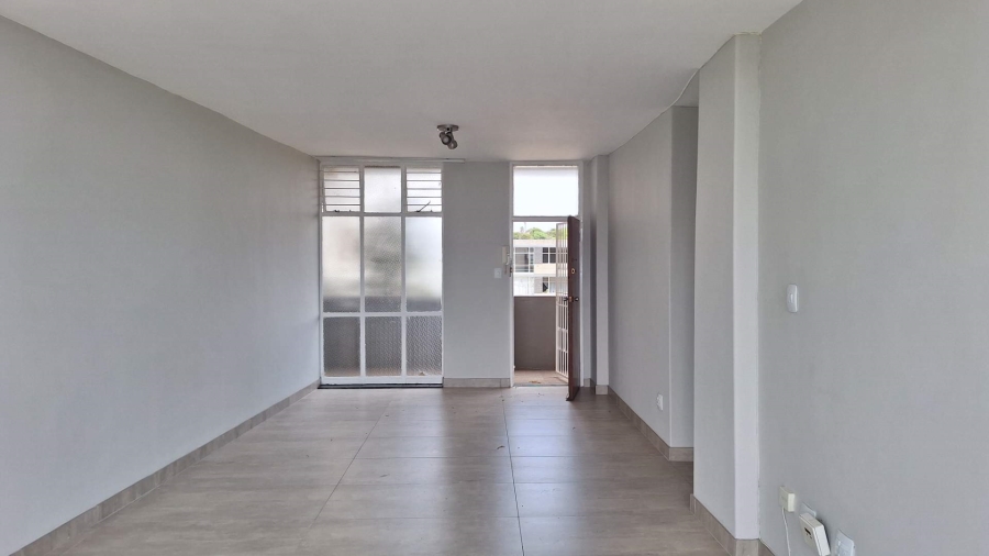 To Let 2 Bedroom Property for Rent in Constantia Kloof Gauteng