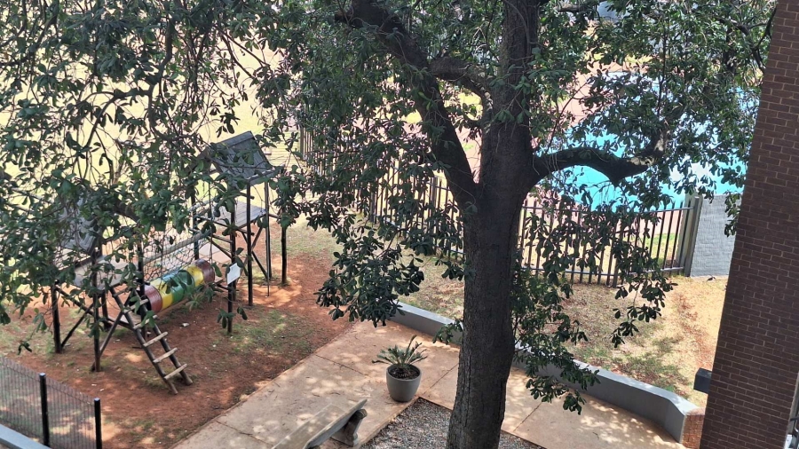 To Let 2 Bedroom Property for Rent in Constantia Kloof Gauteng