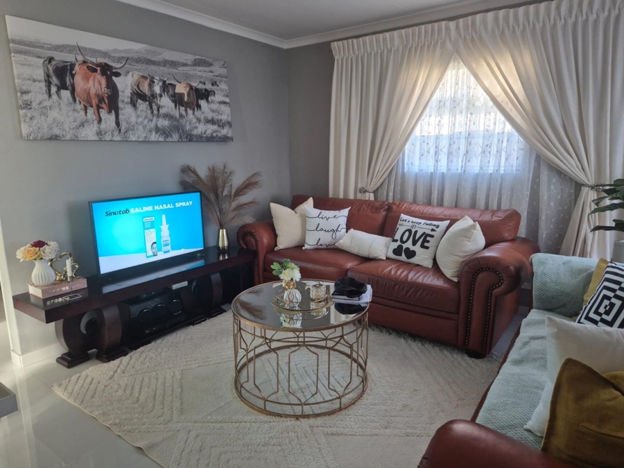 2 Bedroom Property for Sale in Clayville Gauteng