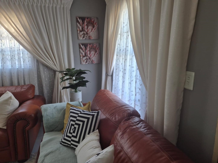 2 Bedroom Property for Sale in Clayville Gauteng