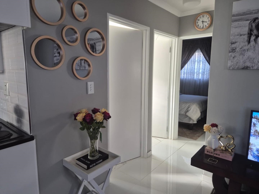 2 Bedroom Property for Sale in Clayville Gauteng
