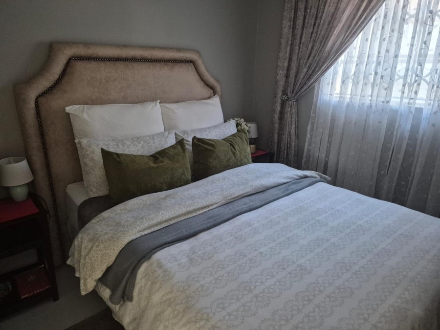 2 Bedroom Property for Sale in Clayville Gauteng