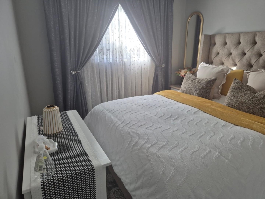 2 Bedroom Property for Sale in Clayville Gauteng