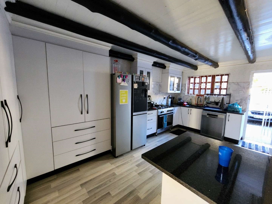 6 Bedroom Property for Sale in Riviera Gauteng