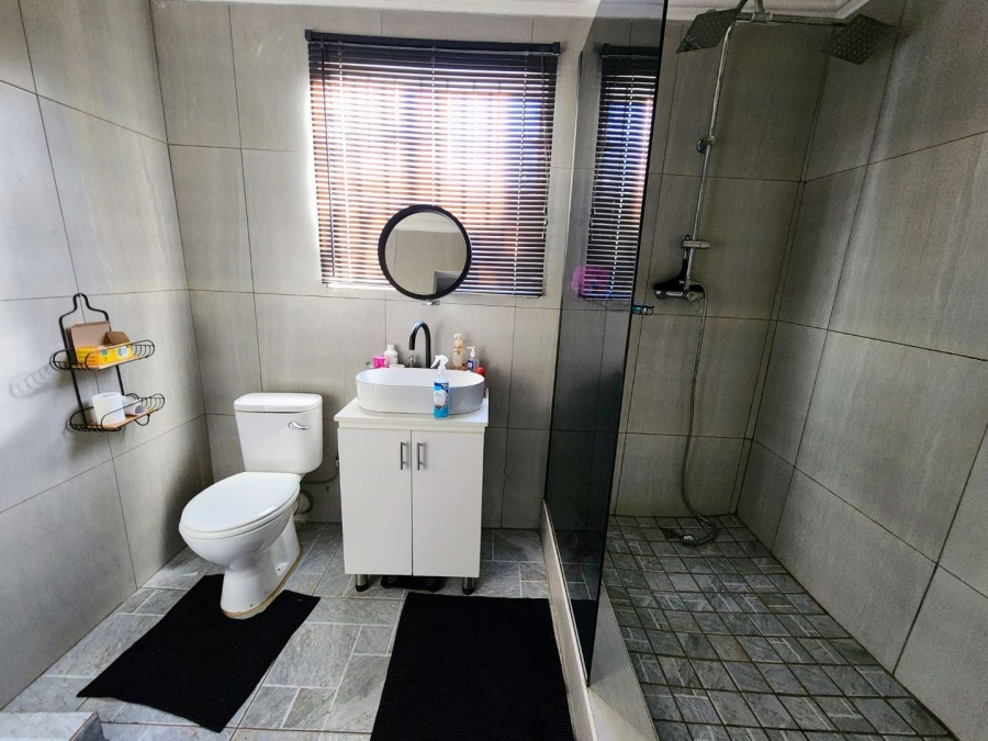 6 Bedroom Property for Sale in Riviera Gauteng