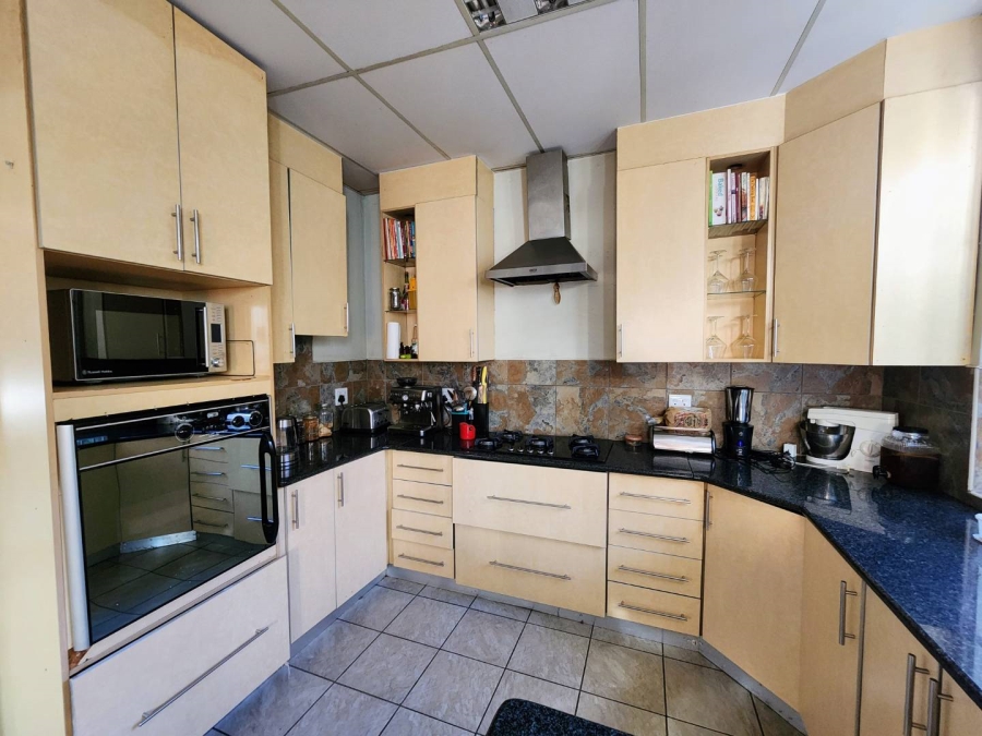 6 Bedroom Property for Sale in Riviera Gauteng