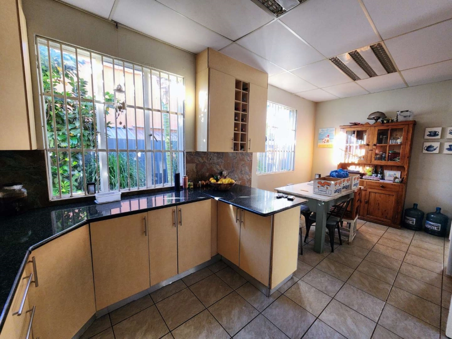 6 Bedroom Property for Sale in Riviera Gauteng
