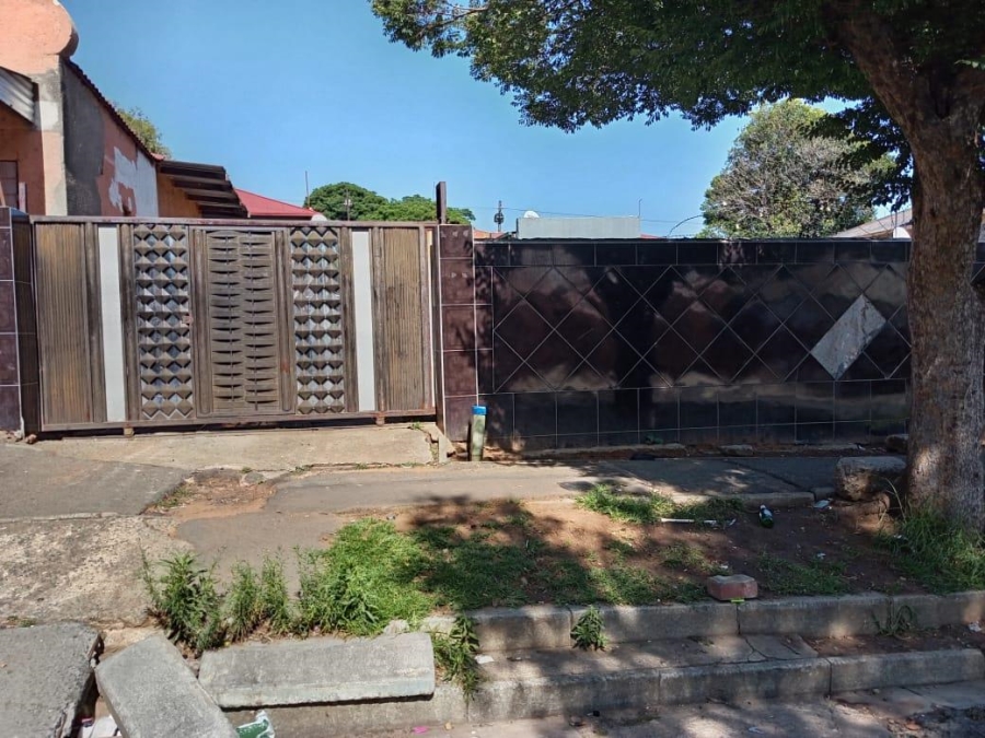 8 Bedroom Property for Sale in Rosettenville Gauteng