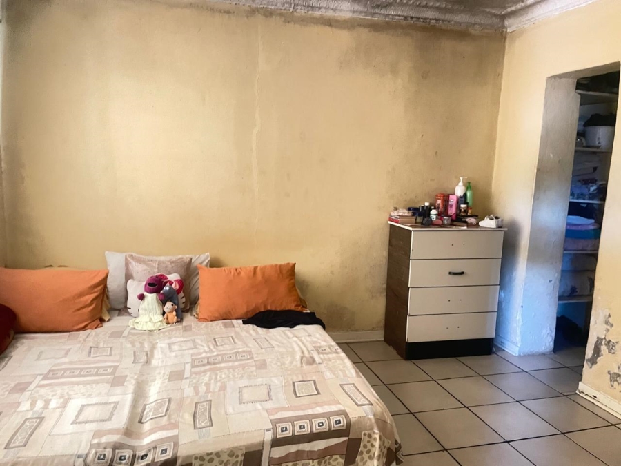 8 Bedroom Property for Sale in Rosettenville Gauteng