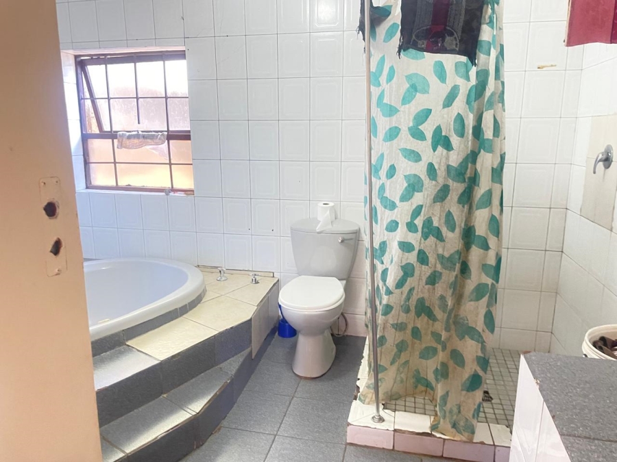 8 Bedroom Property for Sale in Rosettenville Gauteng