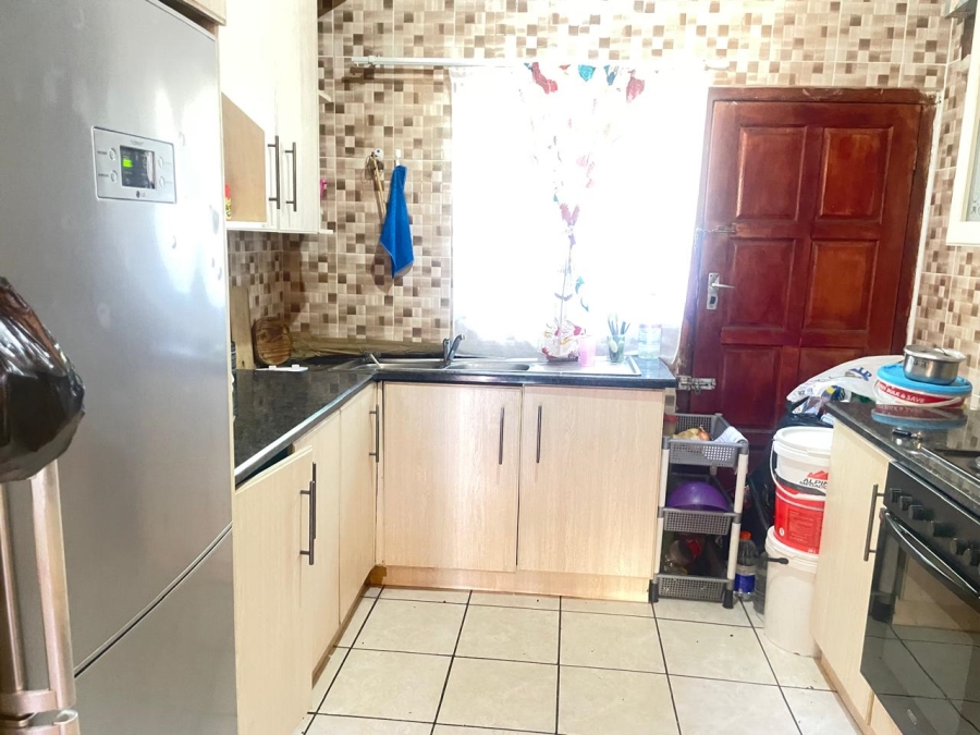 8 Bedroom Property for Sale in Rosettenville Gauteng