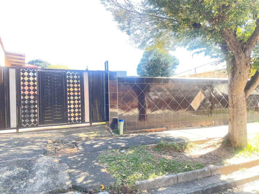 8 Bedroom Property for Sale in Rosettenville Gauteng