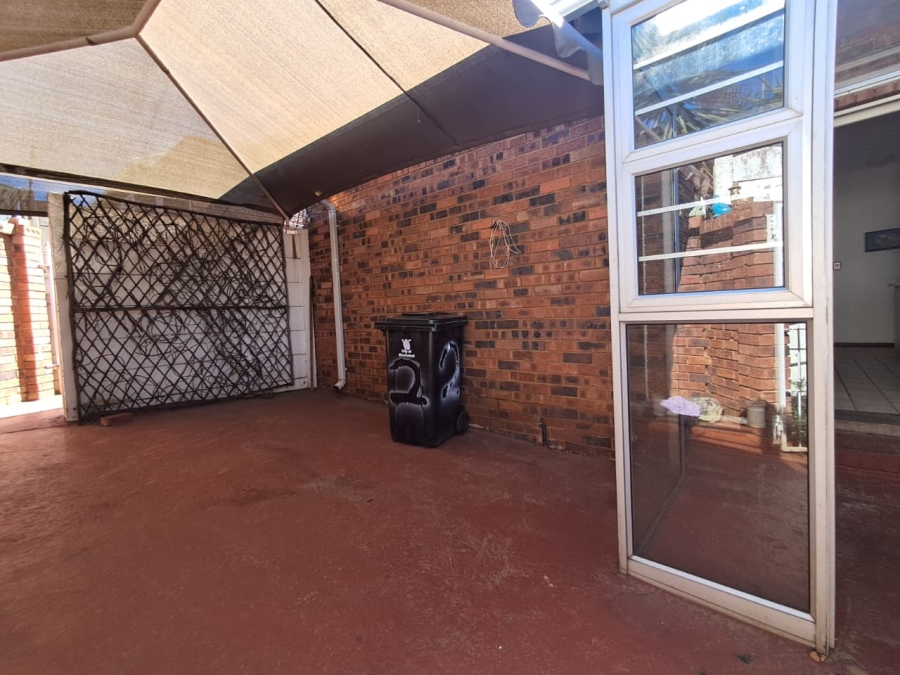 3 Bedroom Property for Sale in Mayberry Park Gauteng