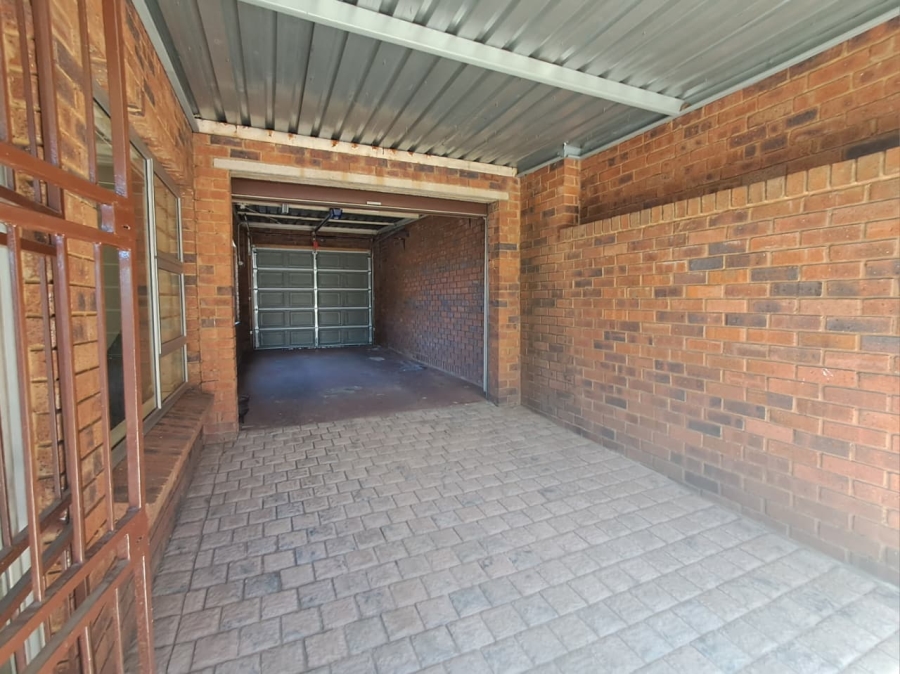 3 Bedroom Property for Sale in Mayberry Park Gauteng