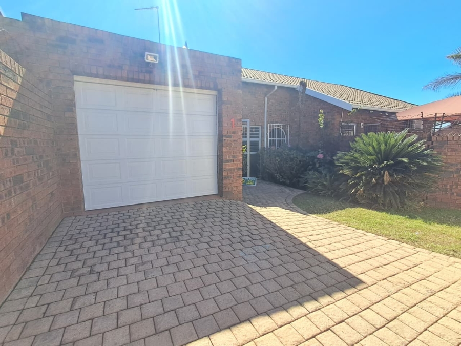 3 Bedroom Property for Sale in Mayberry Park Gauteng
