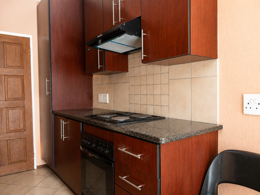 2 Bedroom Property for Sale in Albertsdal Gauteng