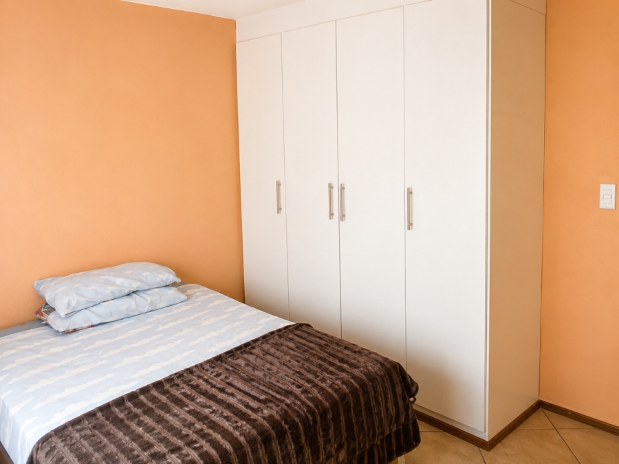 2 Bedroom Property for Sale in Albertsdal Gauteng