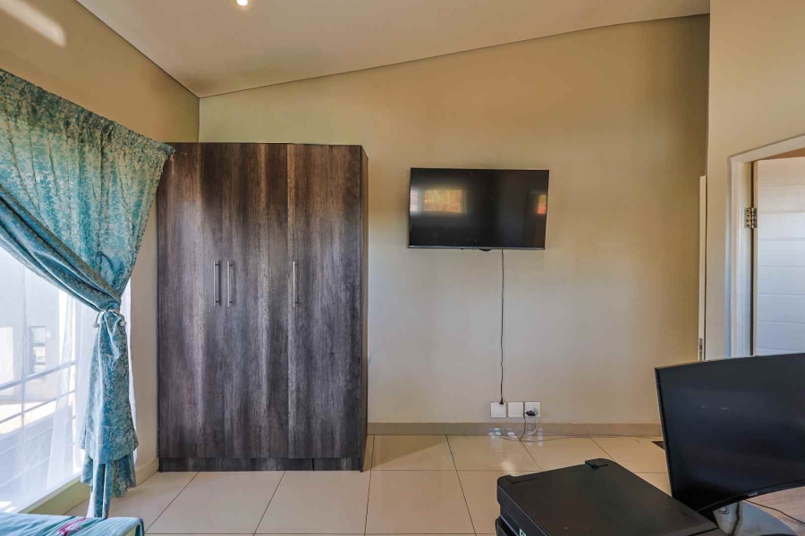 2 Bedroom Property for Sale in Equestria Gauteng