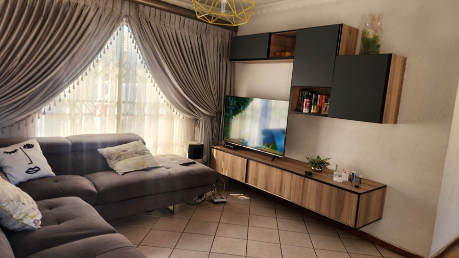 3 Bedroom Property for Sale in The Orchards Gauteng