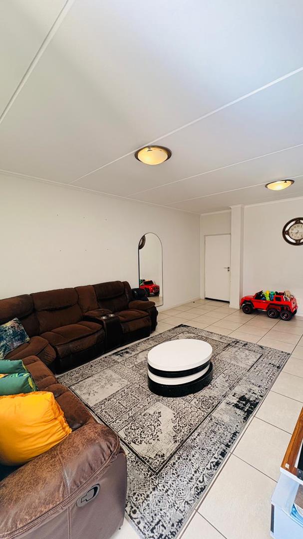 To Let 3 Bedroom Property for Rent in Modderfontein Gauteng