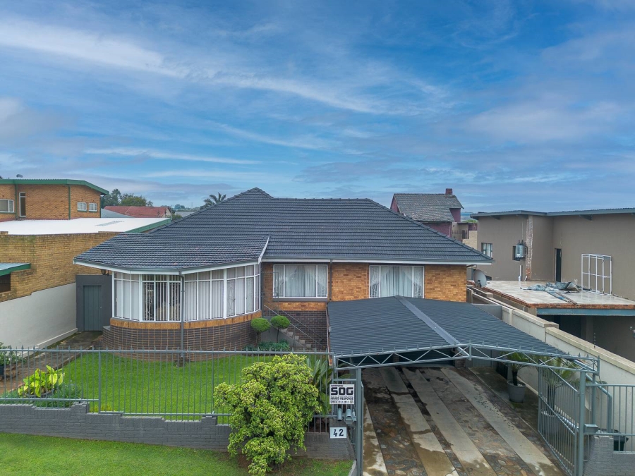 4 Bedroom Property for Sale in South Crest Gauteng