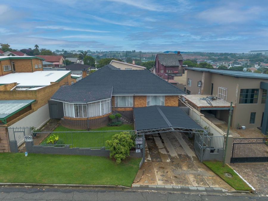 4 Bedroom Property for Sale in South Crest Gauteng