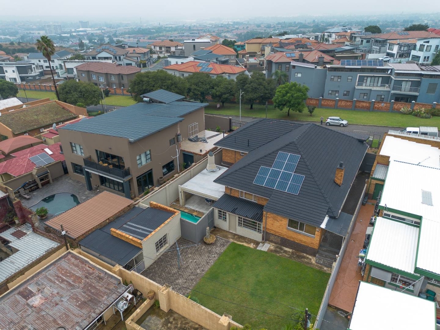 4 Bedroom Property for Sale in South Crest Gauteng