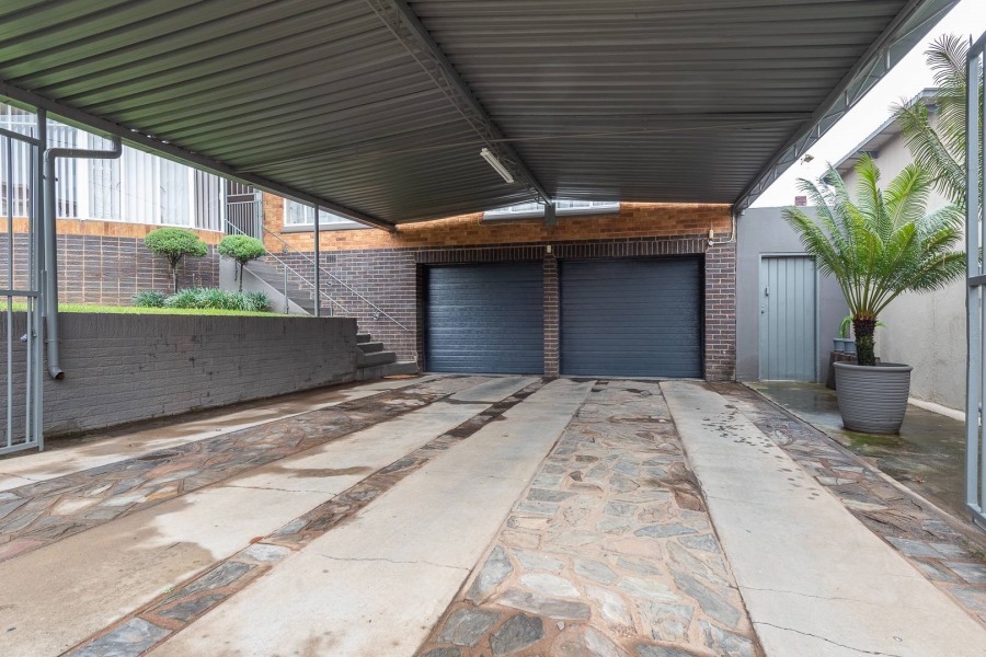 4 Bedroom Property for Sale in South Crest Gauteng