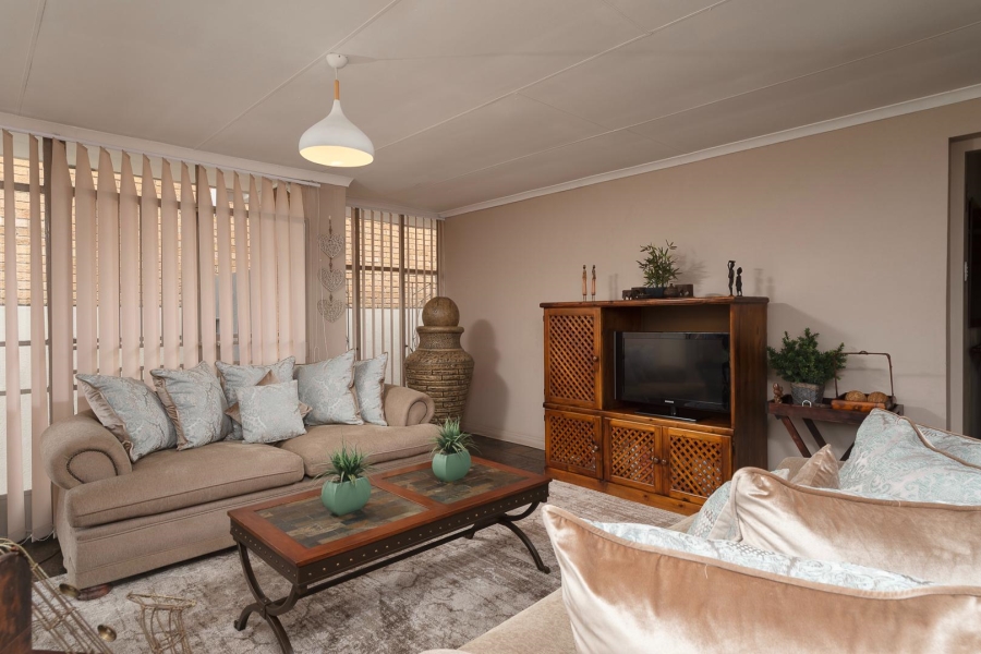 4 Bedroom Property for Sale in South Crest Gauteng