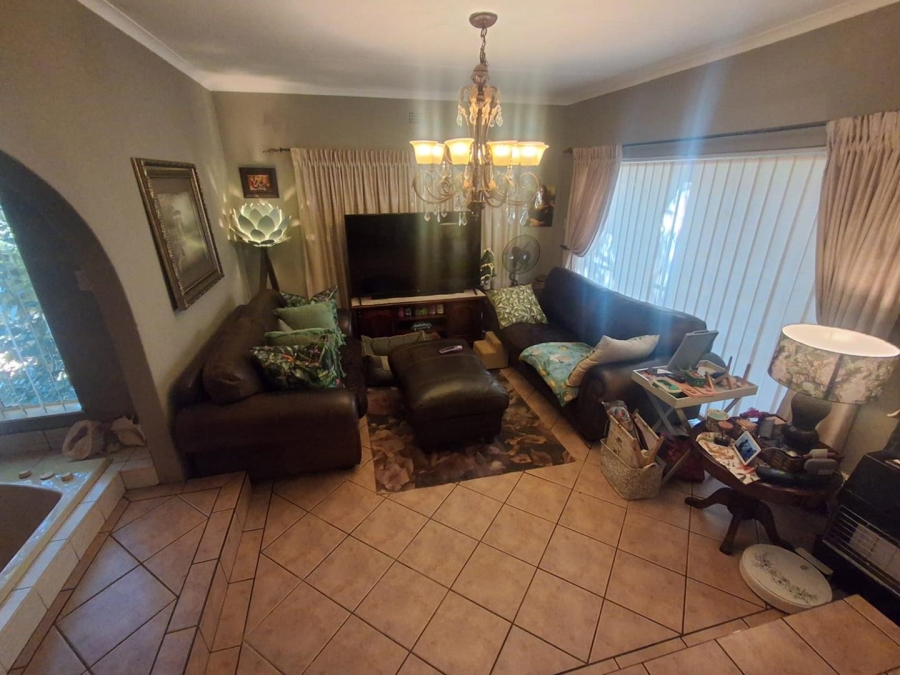 3 Bedroom Property for Sale in Mulbarton Gauteng