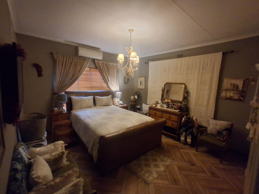 3 Bedroom Property for Sale in Mulbarton Gauteng