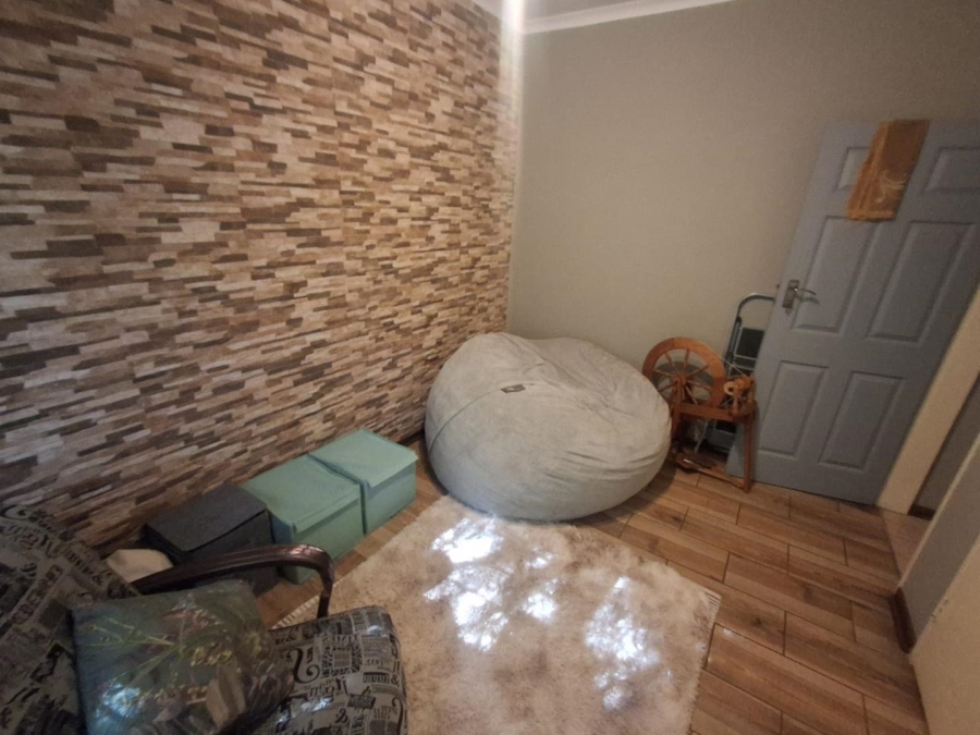 3 Bedroom Property for Sale in Mulbarton Gauteng