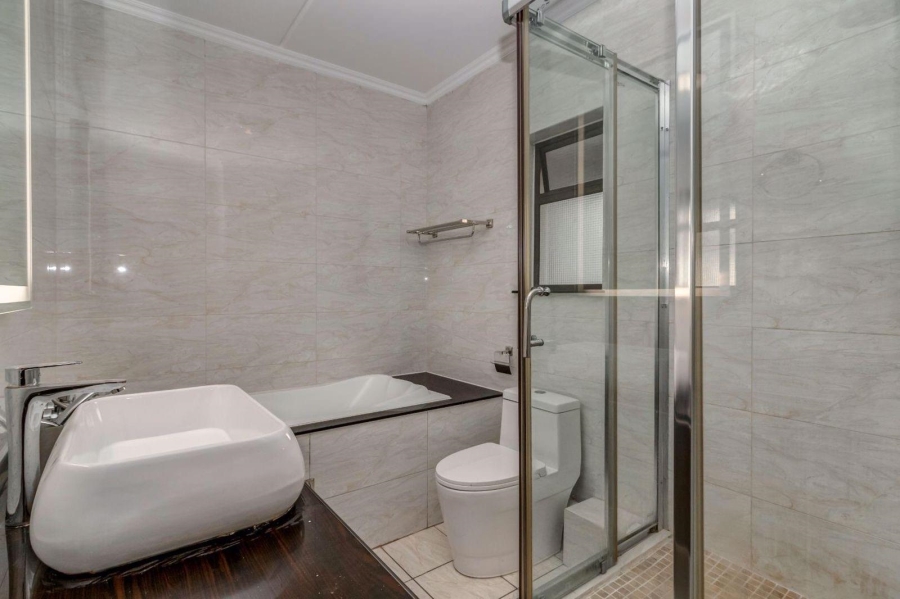 2 Bedroom Property for Sale in Fourways Gauteng